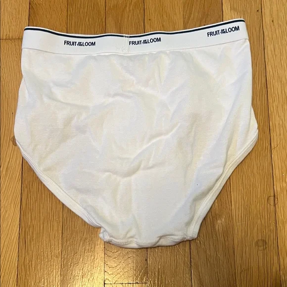 Fruit of the Loom Men's Classic White Briefs - Picture 2 of 3